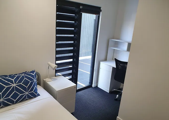 Redhill Cairns Living - Martyn St Hostel